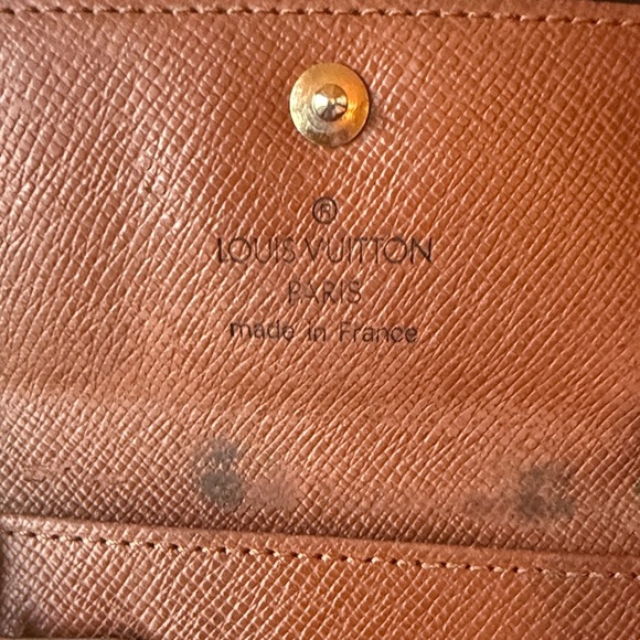 Louis Vuitton Monogram Wallet and Key Holder Set- Authentic - Picture 11 of 15